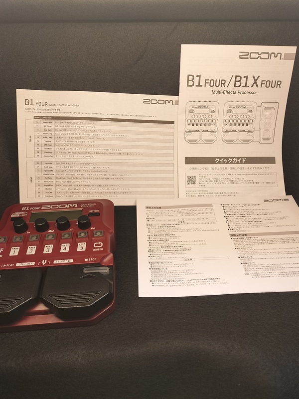 ZOOM B1FOURの画像